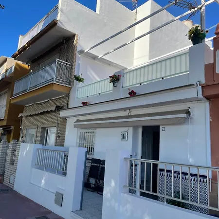 Beachfront House Hébergement de vacances Málaga