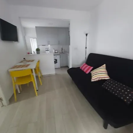 بيت للعطل Beachfront House